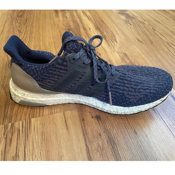 adidas Women's Ultraboost 4.0 DNA Running Shoes Navy Blue, Size 9.5 - Picture 3 of 7